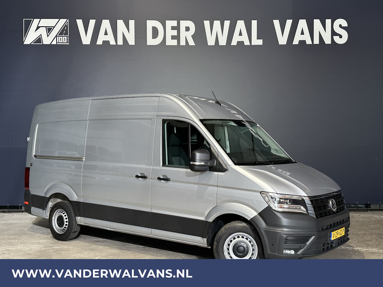 Volkswagen Crafter - 2.0 TDI 140pk L3H3 L2H2 Euro6 Airco | Camera | Navigatie | LED | 3000kg Trekvermogen Apple - AutoWereld.nl