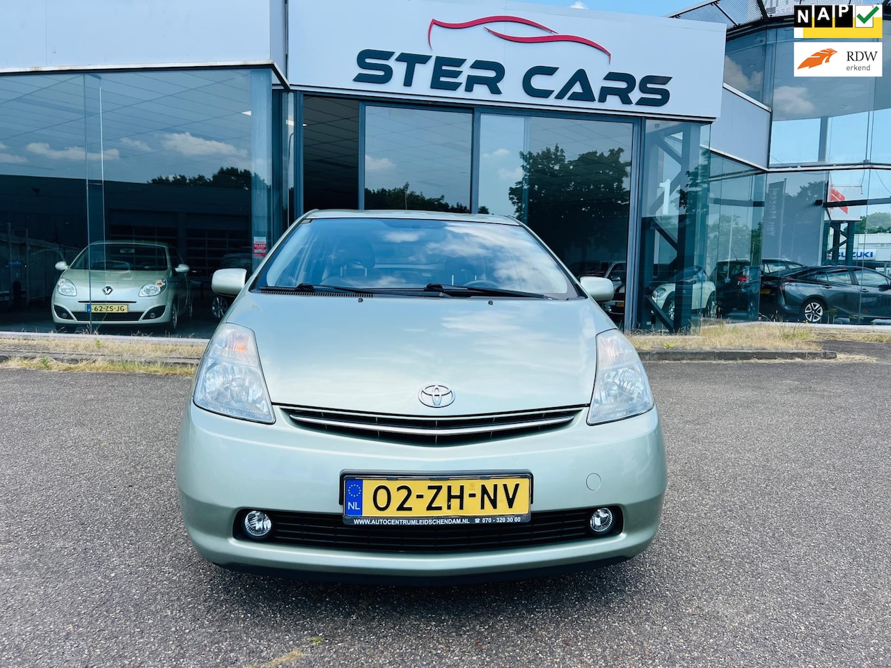 Toyota Prius - 1.5 VVT-i Business Edition 1.5 VVT-i Business Edition, 1Est eigenaar, Cruise, Navi, Airco, P Sensor - AutoWereld.nl