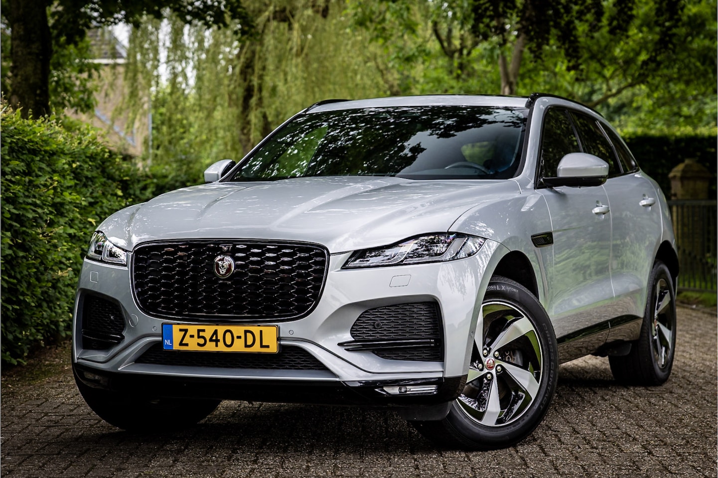 Jaguar F-Pace - 2.0 P400e PHEV S Panorama Meridian Pivi Pro 360 Camera - AutoWereld.nl