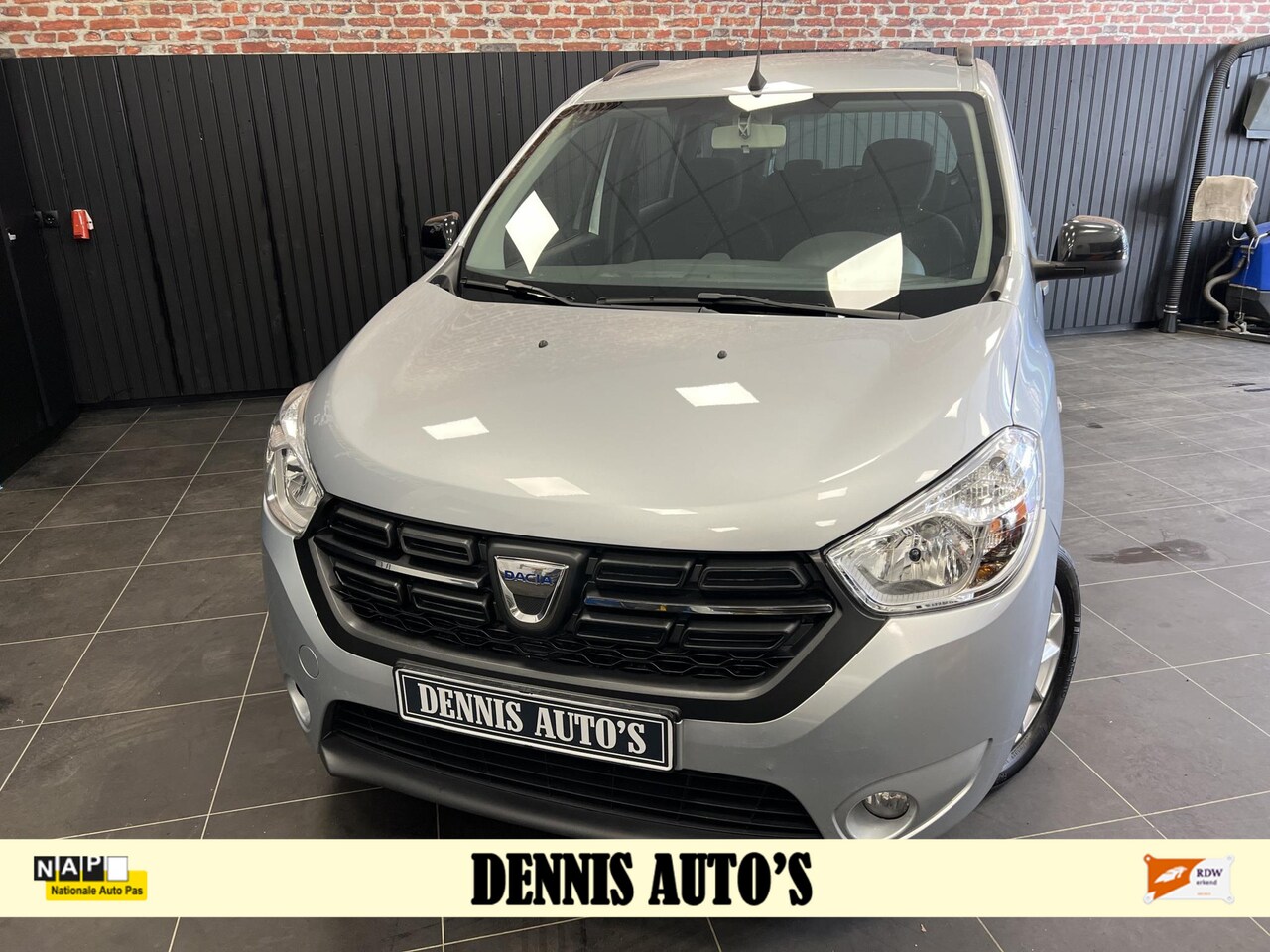 Dacia Lodgy - 1.6 SCe 7 Persoons - AutoWereld.nl