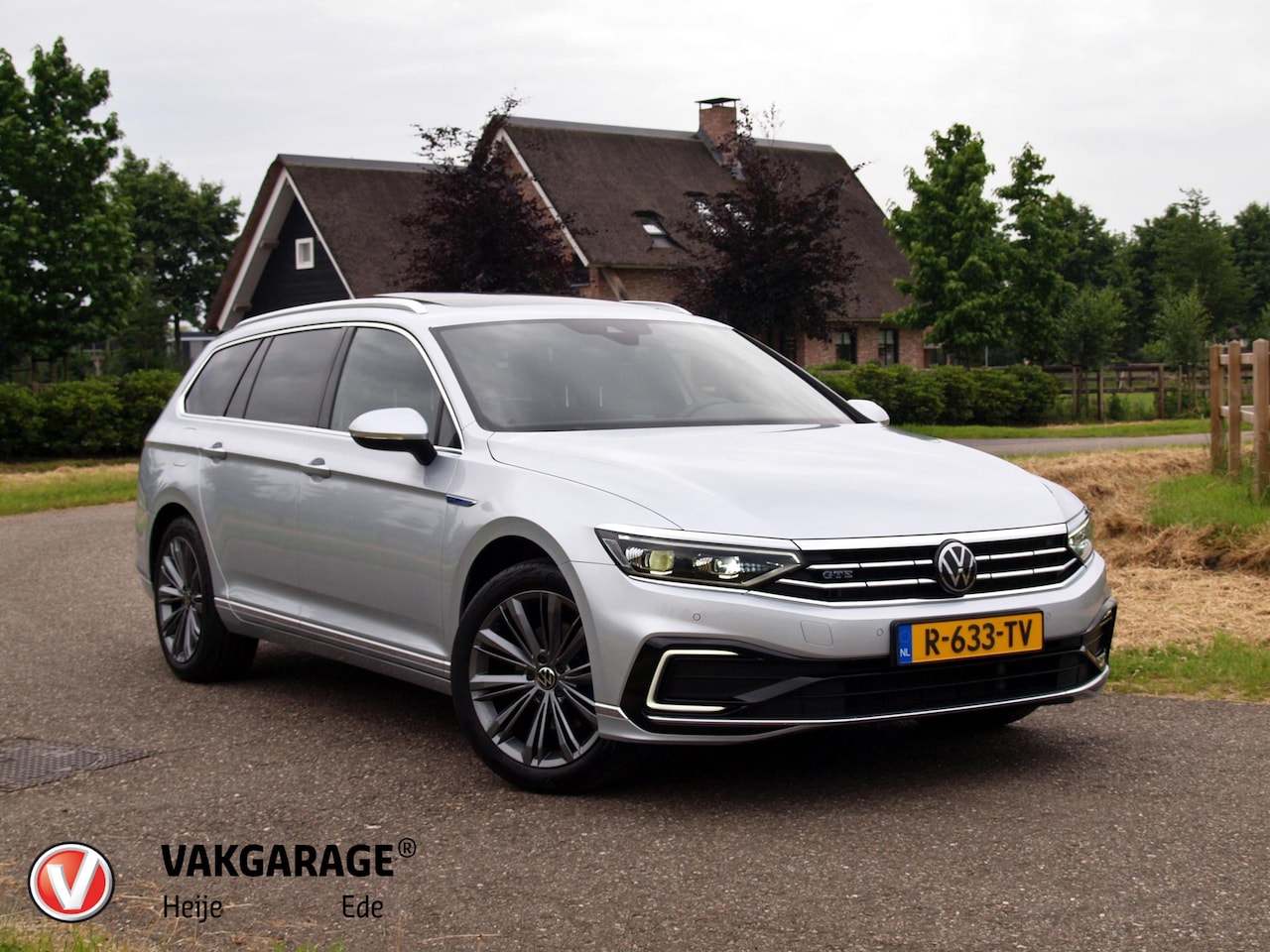 Volkswagen Passat Variant - 1.4 TSI PHEV GTE Business | Camera | Apple Carplay | Cruise Control | Trekhaak | - AutoWereld.nl