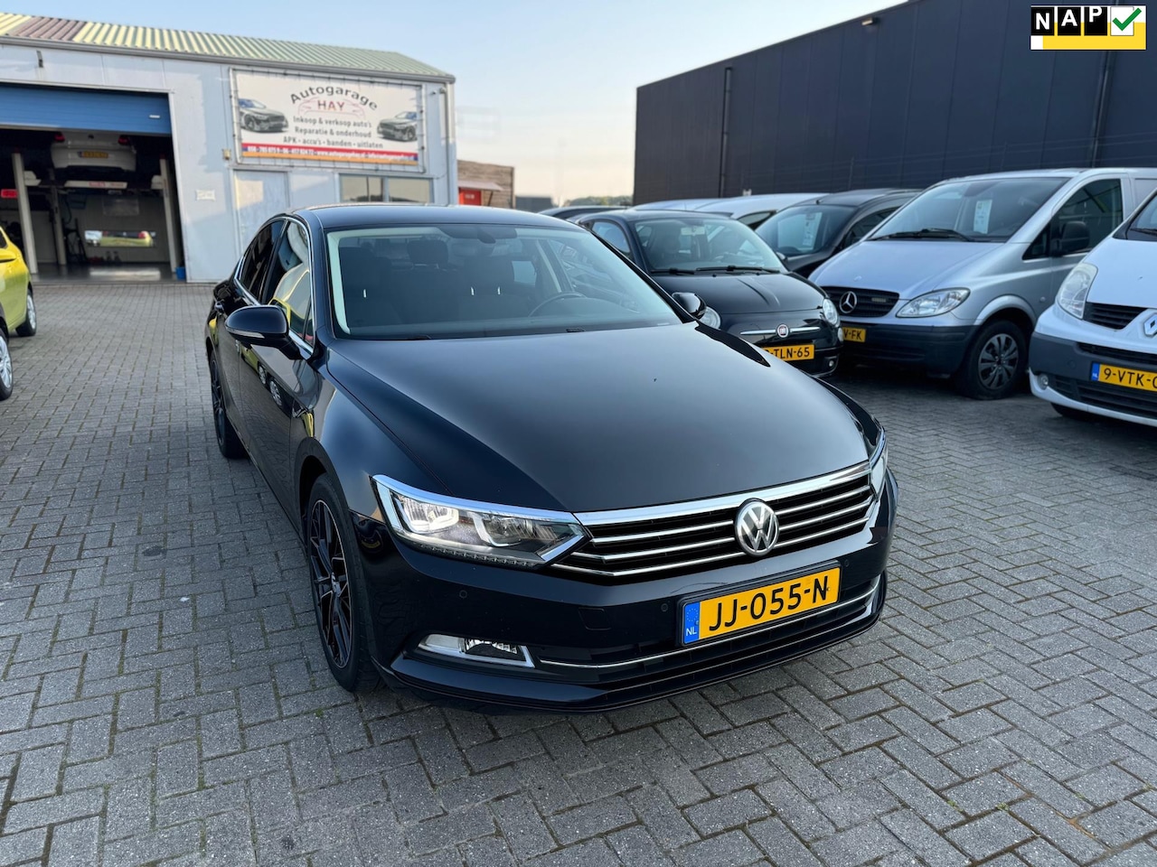 Volkswagen Passat - 1.6 TDI Business Edition 1.6 TDI Business Edition - AutoWereld.nl