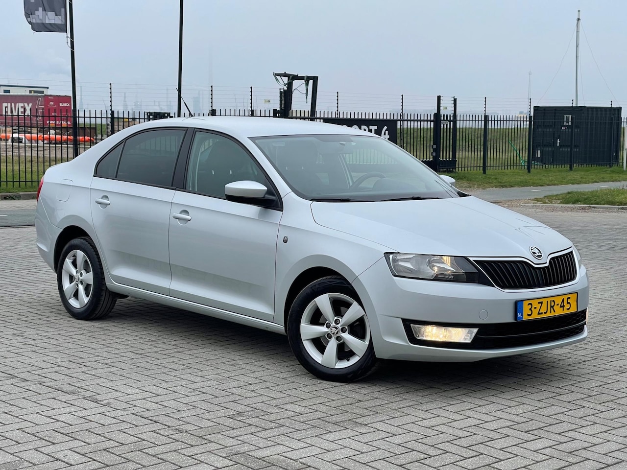 Skoda Rapid - 1.2 TSI Greentech Ambition Businessline Navi/Clima/Cruise/Rns/Nap/Boekjes - AutoWereld.nl