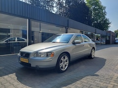 Volvo S60 - 2.4 Edition II Dealer oh Leer Stoelverwarming Regensensor Cruise PDC Trekhaak 17 Inch Clim