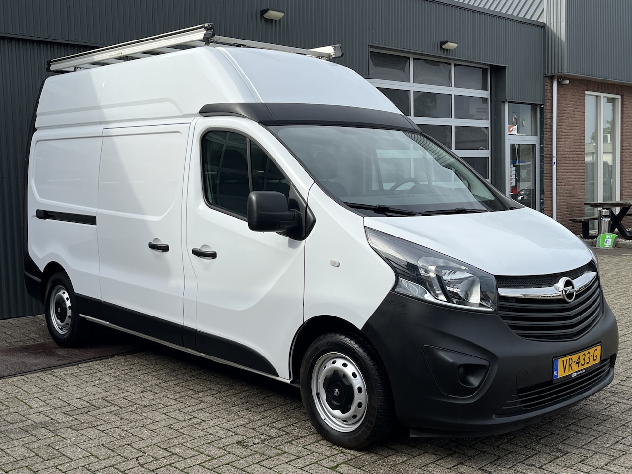 Opel Vivaro - 1.6 CDTI L2H3 Airco Cruise Trekhaak Ideaal voor ombouw naar Camper Dealer onderhouden 1e e - AutoWereld.nl