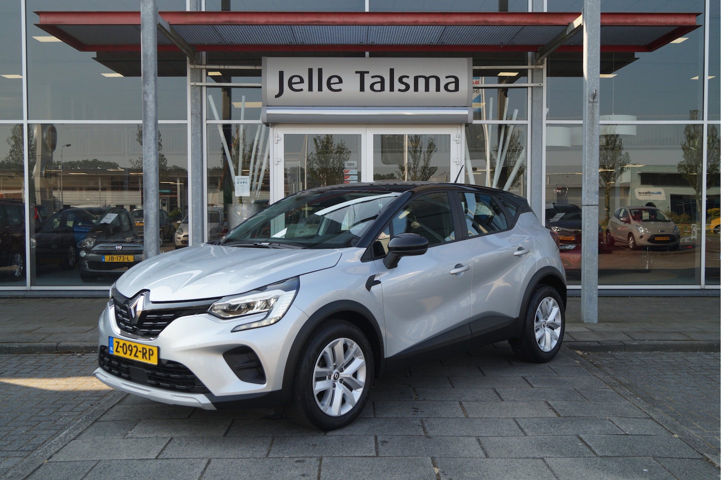 Renault Captur - 1.0 TCe 90 Business Zen | Navigatie | Automatische Airco | Apple Carplay\Android Auto | LE - AutoWereld.nl