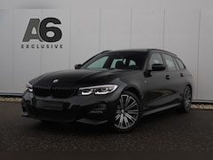 BMW 3-serie Touring - 318i High Executive M Sport Automaat Black Optic Lederen Sportstoelen Full LED Wegklapbare