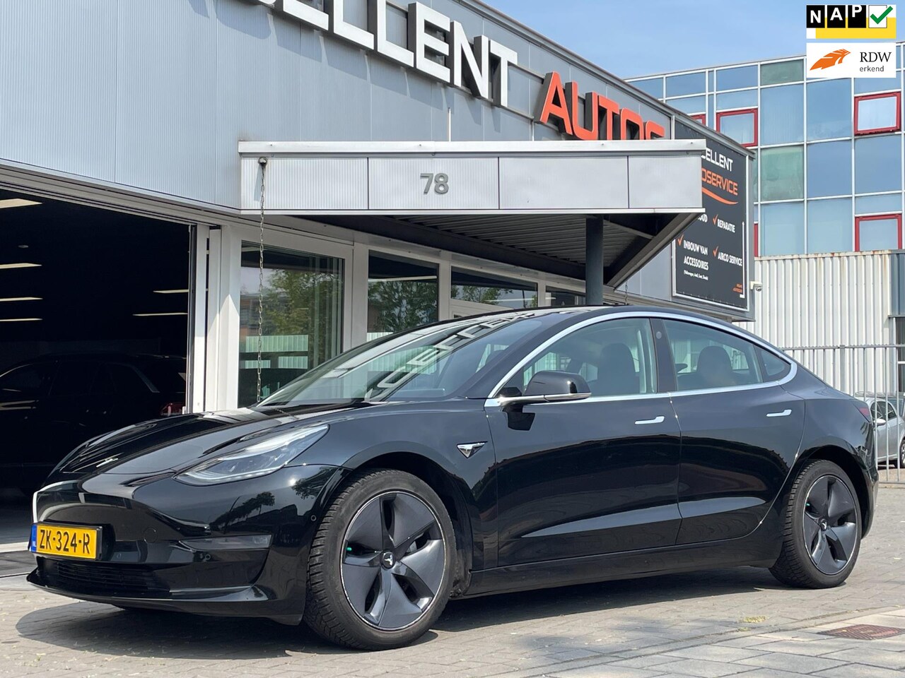 Tesla Model 3 - Long Range RWD Long Range RWD | Autopilot - AutoWereld.nl