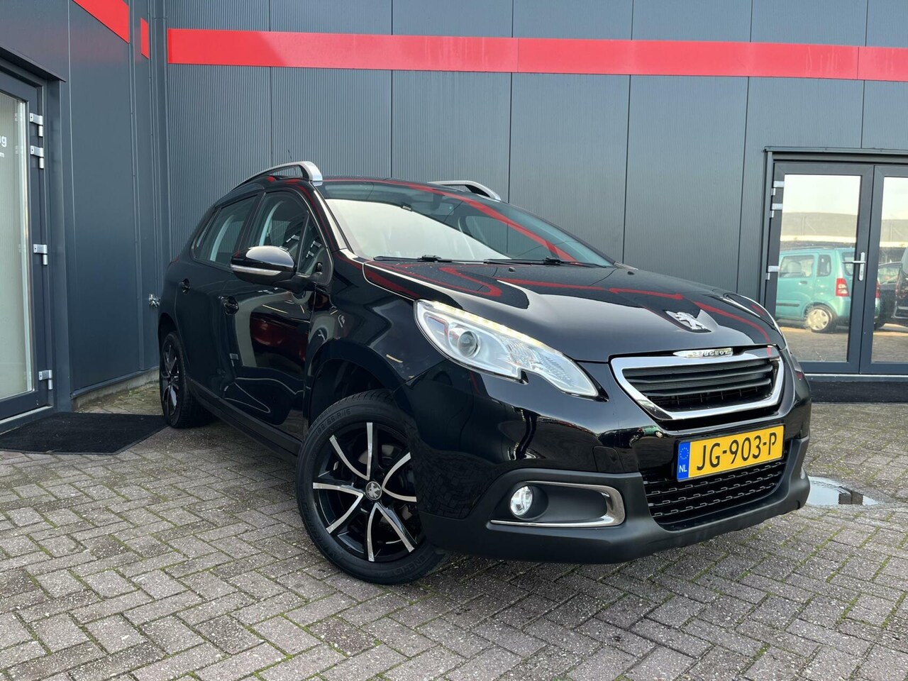 Peugeot 2008 - 1.2 PureTech Blue Lease | 98.000 KM |L.M Velgen - AutoWereld.nl