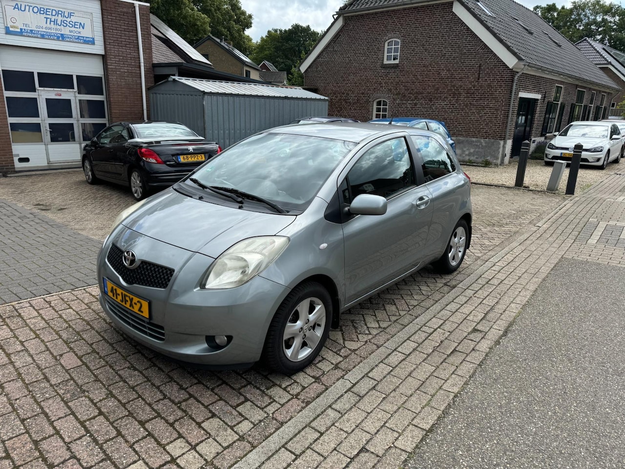 Toyota Yaris - 1.3 VVT-i Luna 1.3 VVTi Luna - AutoWereld.nl