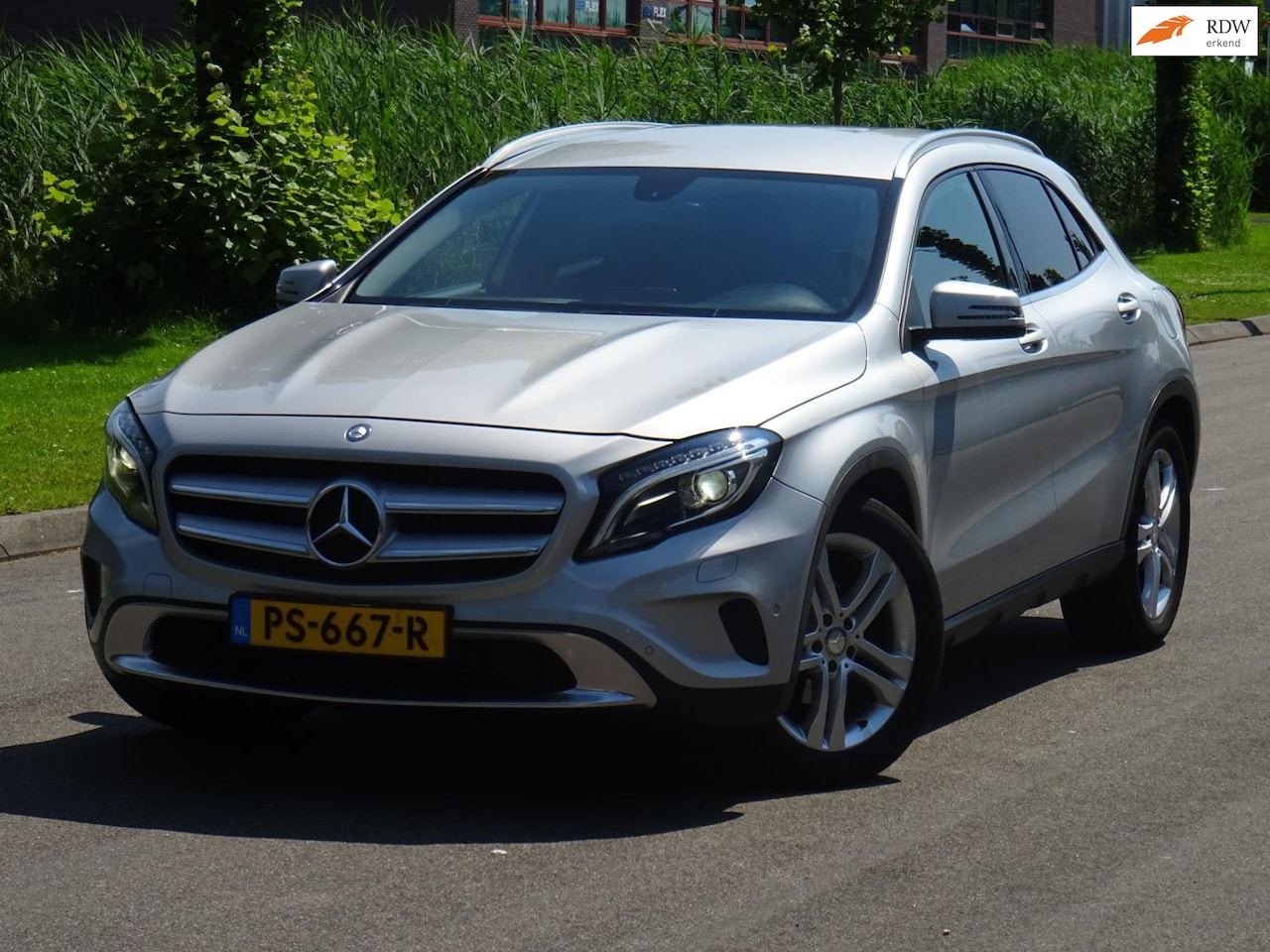 Mercedes-Benz GLA-Klasse - 200 Edition 1 LEER/NAVI/XENON/PDC - AutoWereld.nl