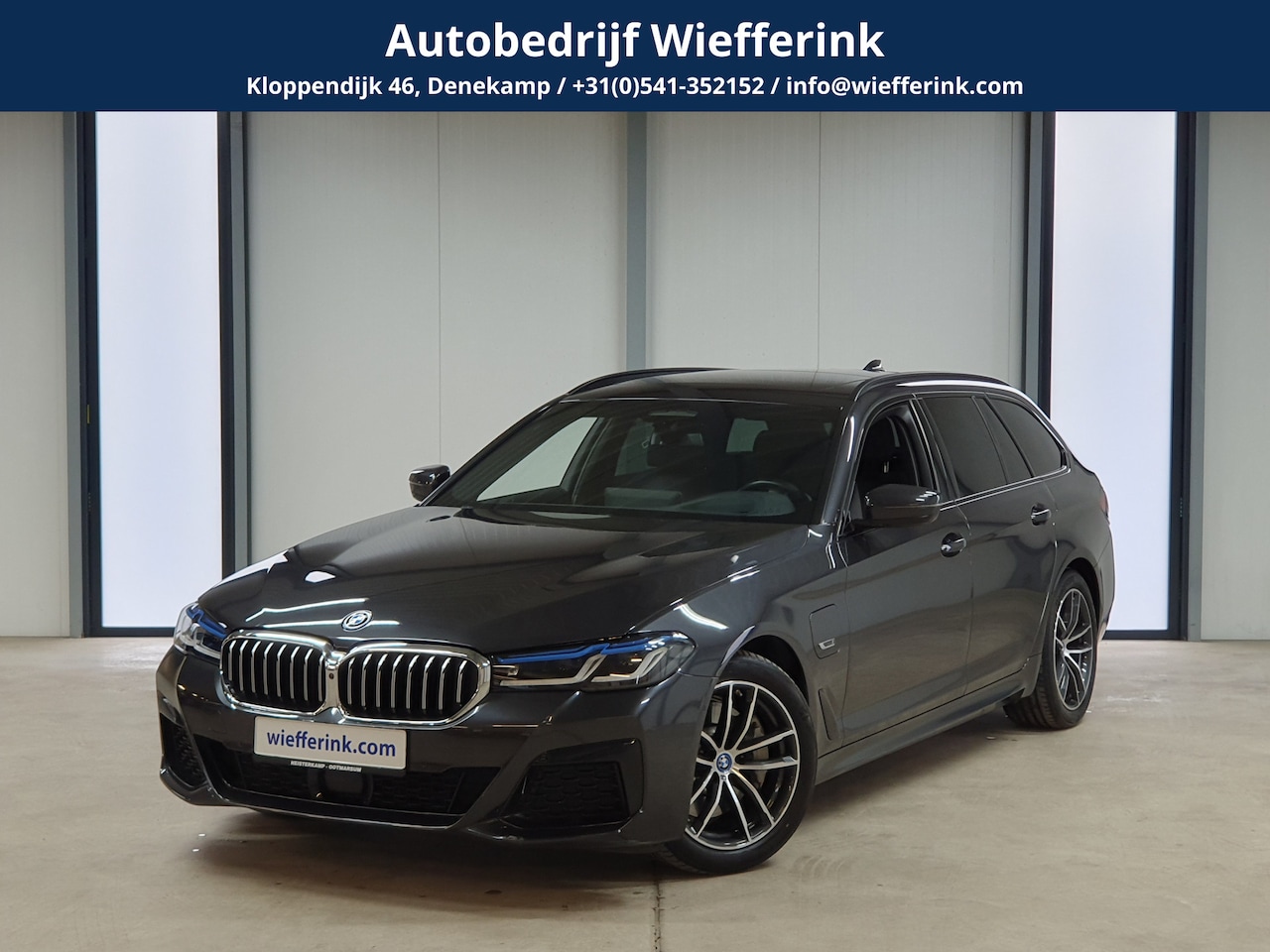 BMW 5-serie Touring - 530e 292pk M Sport High Executive | Panodak | Laserlicht | Leer | Stoelkoeling | Head-Up | - AutoWereld.nl