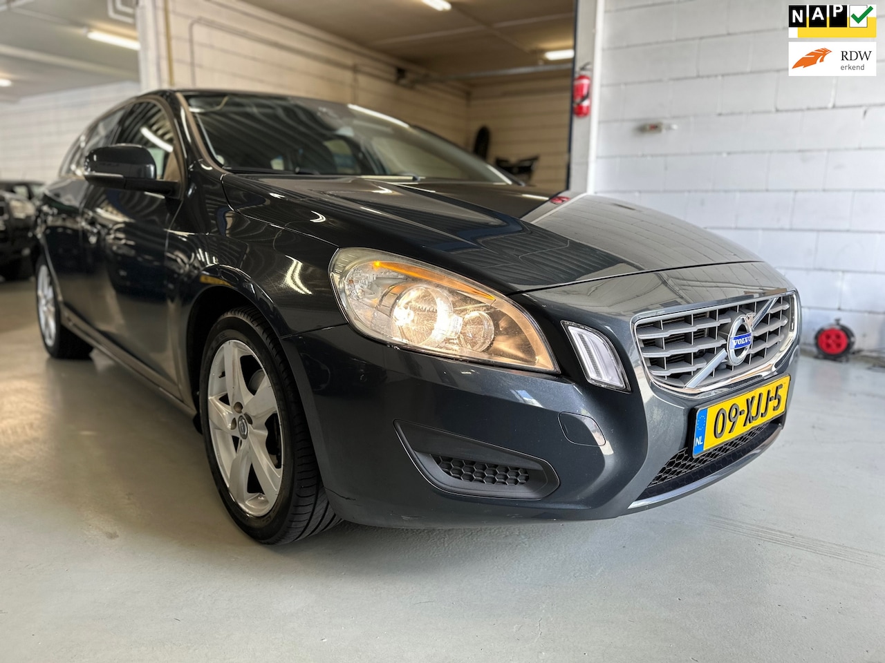 Volvo V60 - 1.6 T3 Kinetic goedonderhouden! - AutoWereld.nl