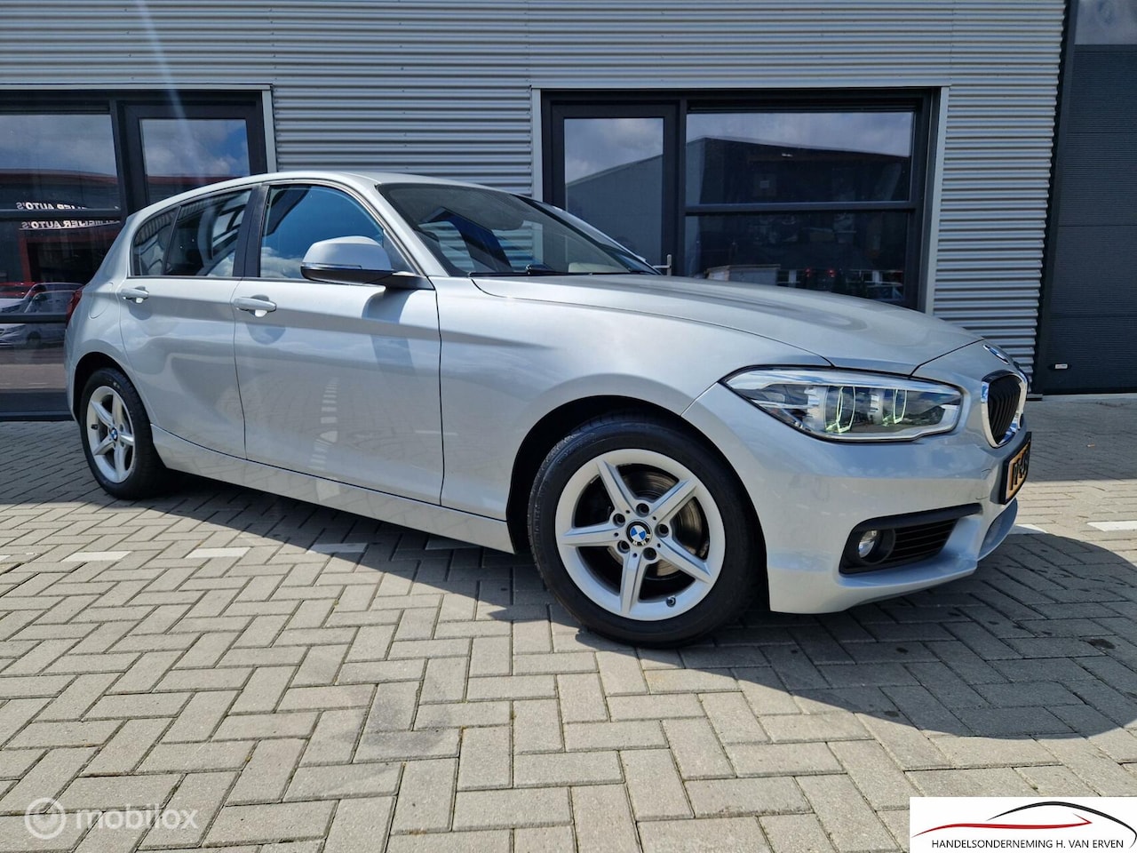 BMW 1-serie - 118i Executive DEALERONDERHOUDEN NAVI AUTOMAAT - AutoWereld.nl