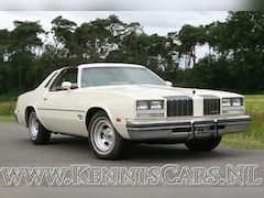 Oldsmobile Cutlass - 1977 Supreme Brougham T-roof Coupe Cabrio