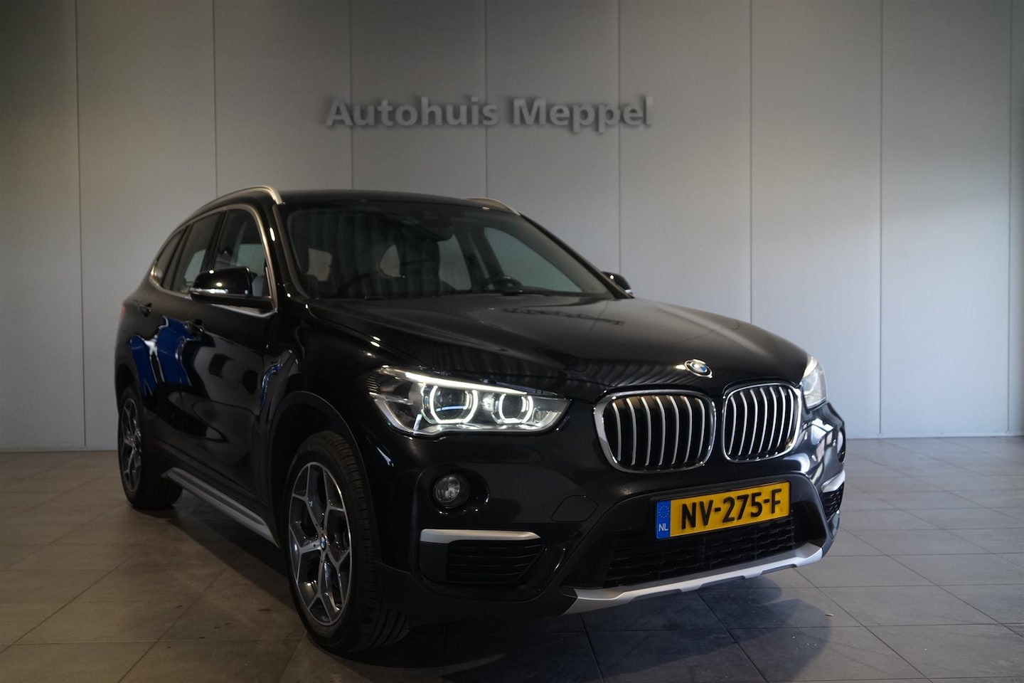 BMW X1 - Sdrive20i Automaat | LED | Navi | Lichtpakket | - AutoWereld.nl