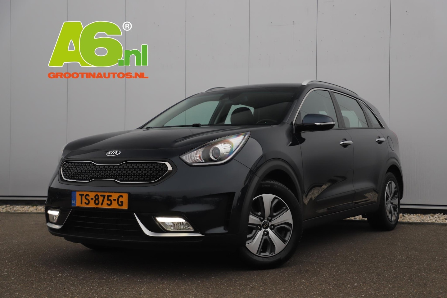 Kia Niro - 1.6 GDi Hybrid DynamicLine Automaat Half Leder Navigatie Camera Lane Assist Clima Cruise P - AutoWereld.nl