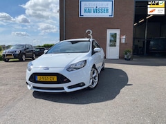 Ford Focus - 2.0 EcoBoost ST-2 / 250pk /stoelverwarming