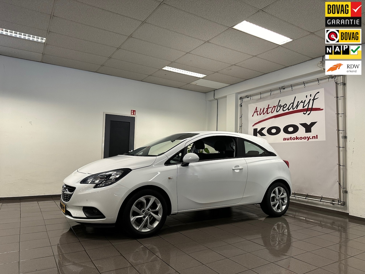 Opel Corsa - 1.4 Edition * Airco / Cruise control / Parkeersensoren / NL Auto * - AutoWereld.nl