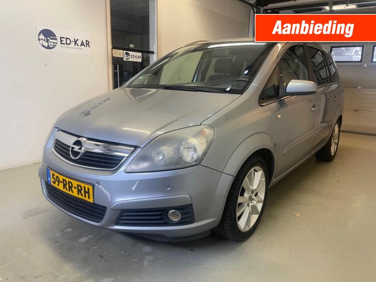 Opel Zafira - 2.2 Cosmo 7P CLIMA NAVI LMV PDC NAP APK - AutoWereld.nl