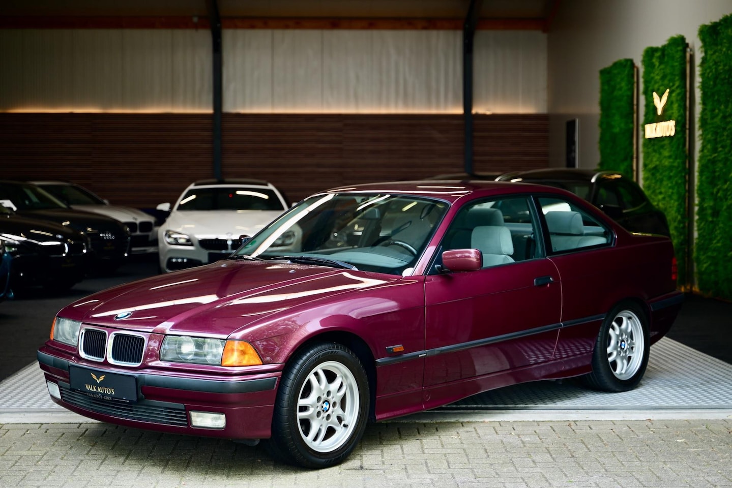 BMW 3-serie Coupé - 320i Executive - Eerste Eigenaar - Origineel NL - M-Sportonderstel - Climate Control - Bui - AutoWereld.nl