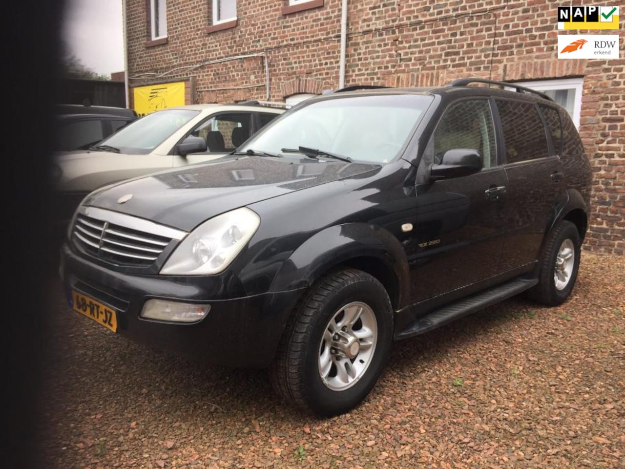 SsangYong Rexton - RX 230 AUTOMAAT 7 PERSOONS ! AIRCO , LPG INSTALLATIE VIALLE , 4X4 AANDRIJVING - AutoWereld.nl