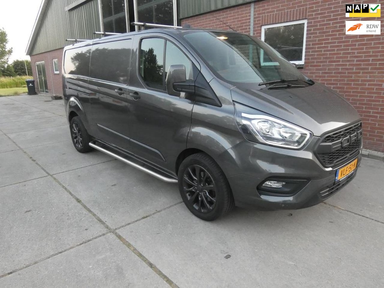 Ford Transit Custom - 320 2.0 TDCI L2H1*aut*navi/camera*18inch - AutoWereld.nl