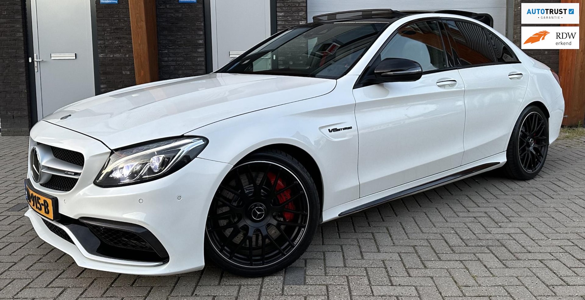 Mercedes-Benz C-klasse - C63 S AMG PANO/STOELVW/CAMERA/NAVI/PDC/SFEERVL - AutoWereld.nl