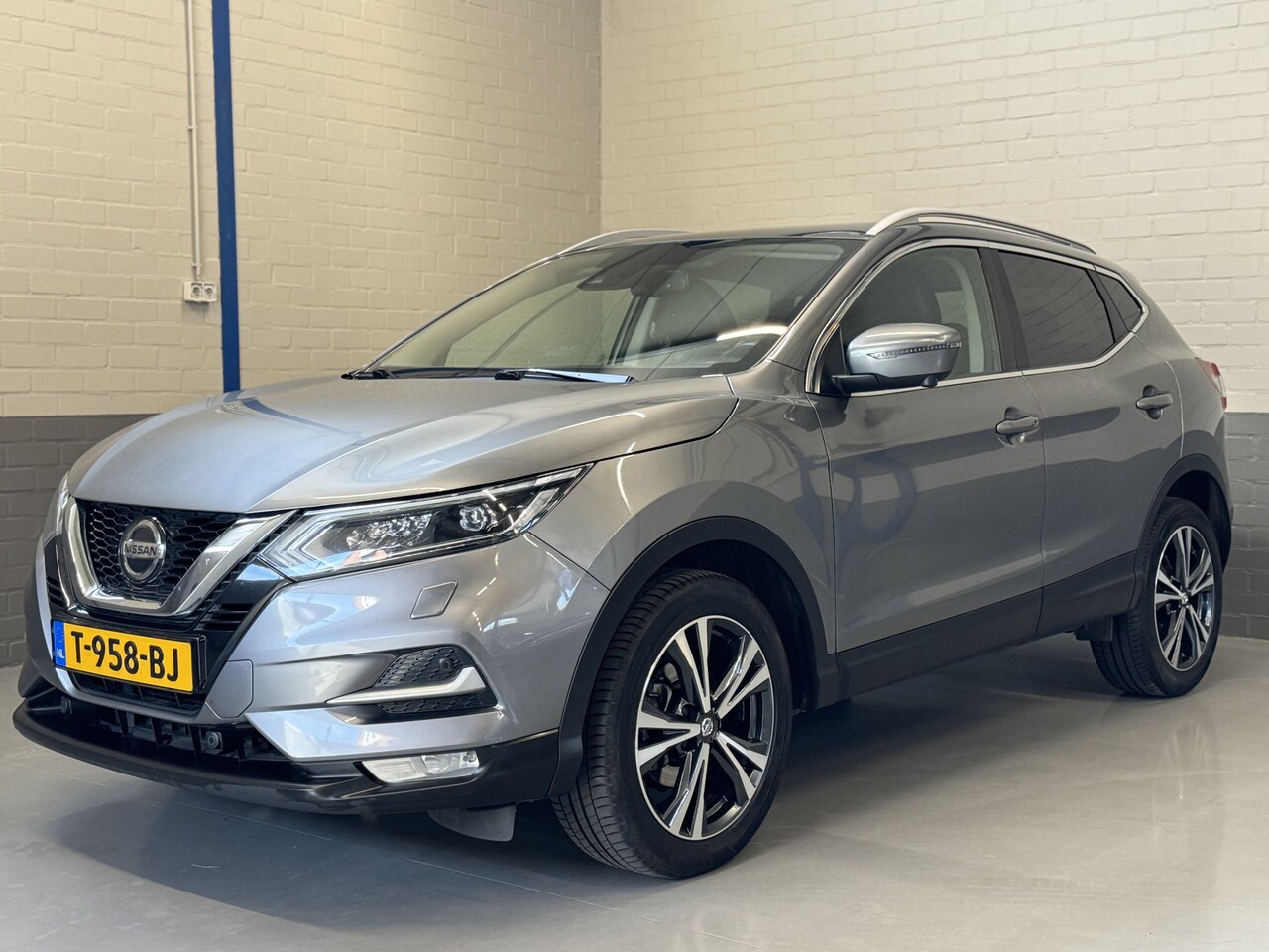 Nissan Qashqai - 1.3 DIG-T Automaat | Leder | Pano | 360 camera - AutoWereld.nl