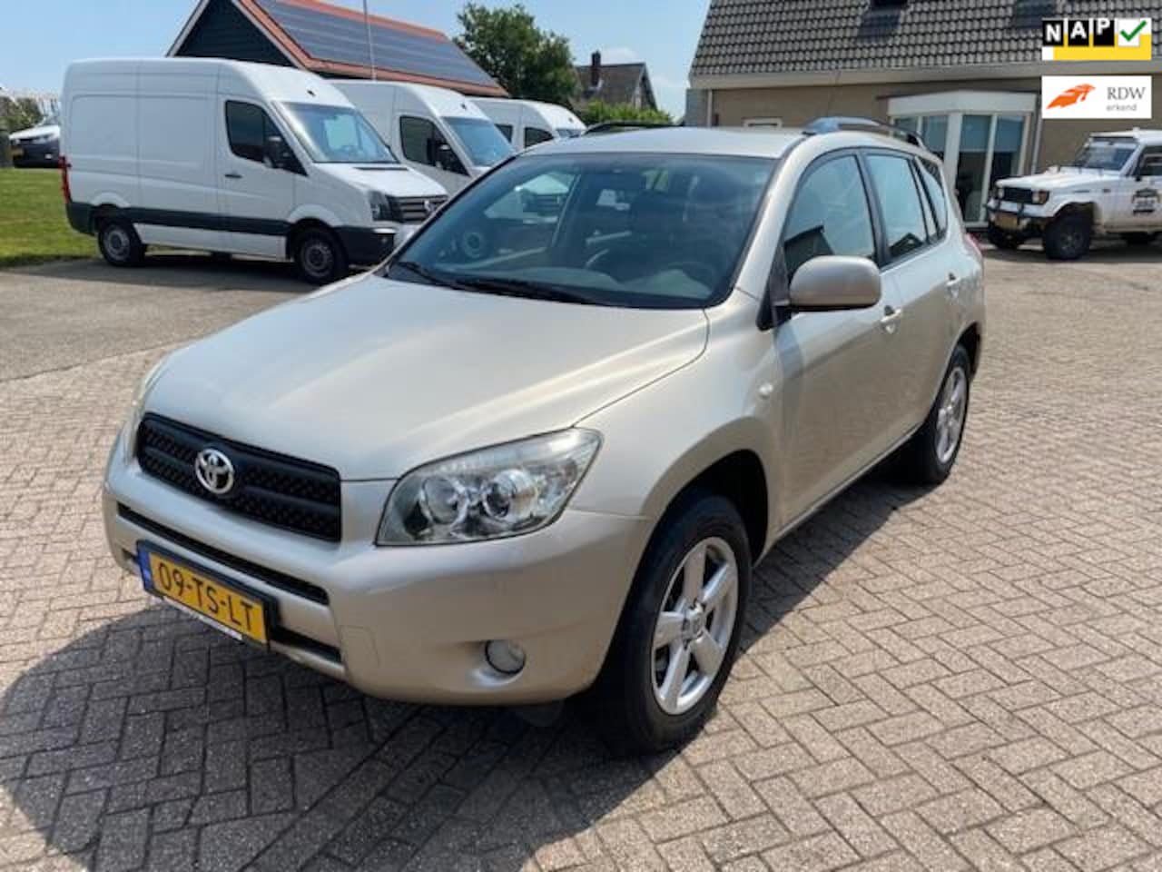 Toyota RAV4 - 2.0 VVTi Linea Sol 2.0 VVTi Linea Sol - AutoWereld.nl