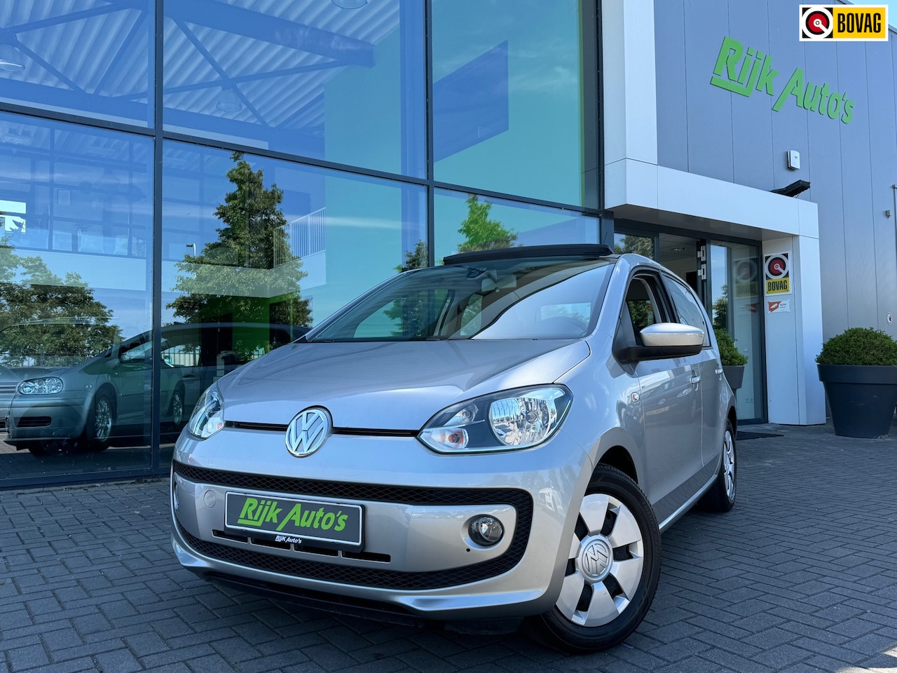 Volkswagen Up! - 1.0 move up! * Cruise Control * Panoramadak * Stoelverwarming * PDC - AutoWereld.nl