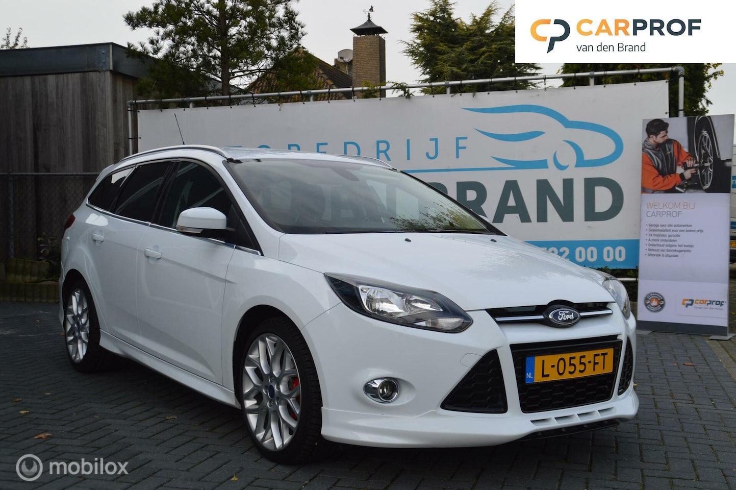 Ford Focus Wagon - 1.0 EcoBoost Edition Plus bak defect - AutoWereld.nl