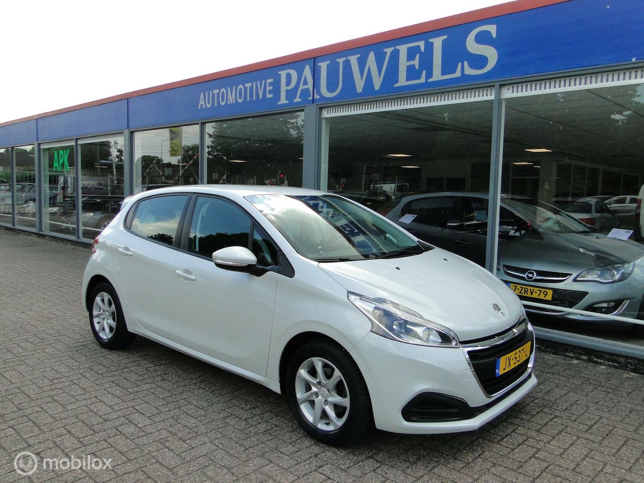 Peugeot 208 - 1.2 PureTech Exec, schakel, 2016, 65615 km - AutoWereld.nl