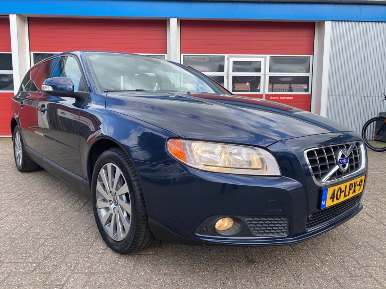 Volvo V70 - 2.0 Kinetic 2.0 145 PK | Kinetic | - AutoWereld.nl