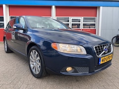 Volvo V70 - 2.0 145 PK | Kinetic | Navigatie |