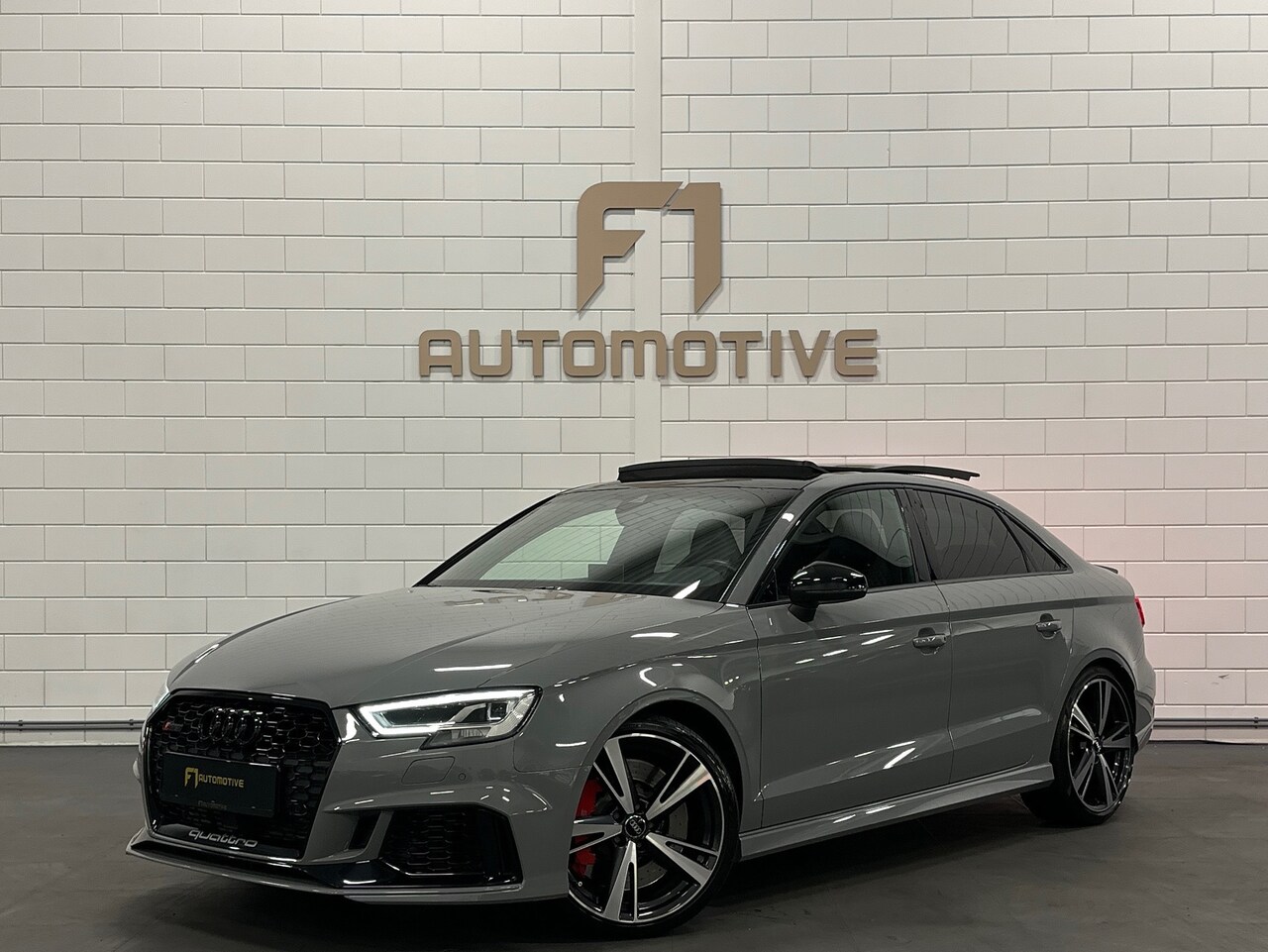 Audi RS3 - Limousine 2.5 TFSI Quattro Pano|Keyl|RS Seat|B&O|Cam - AutoWereld.nl