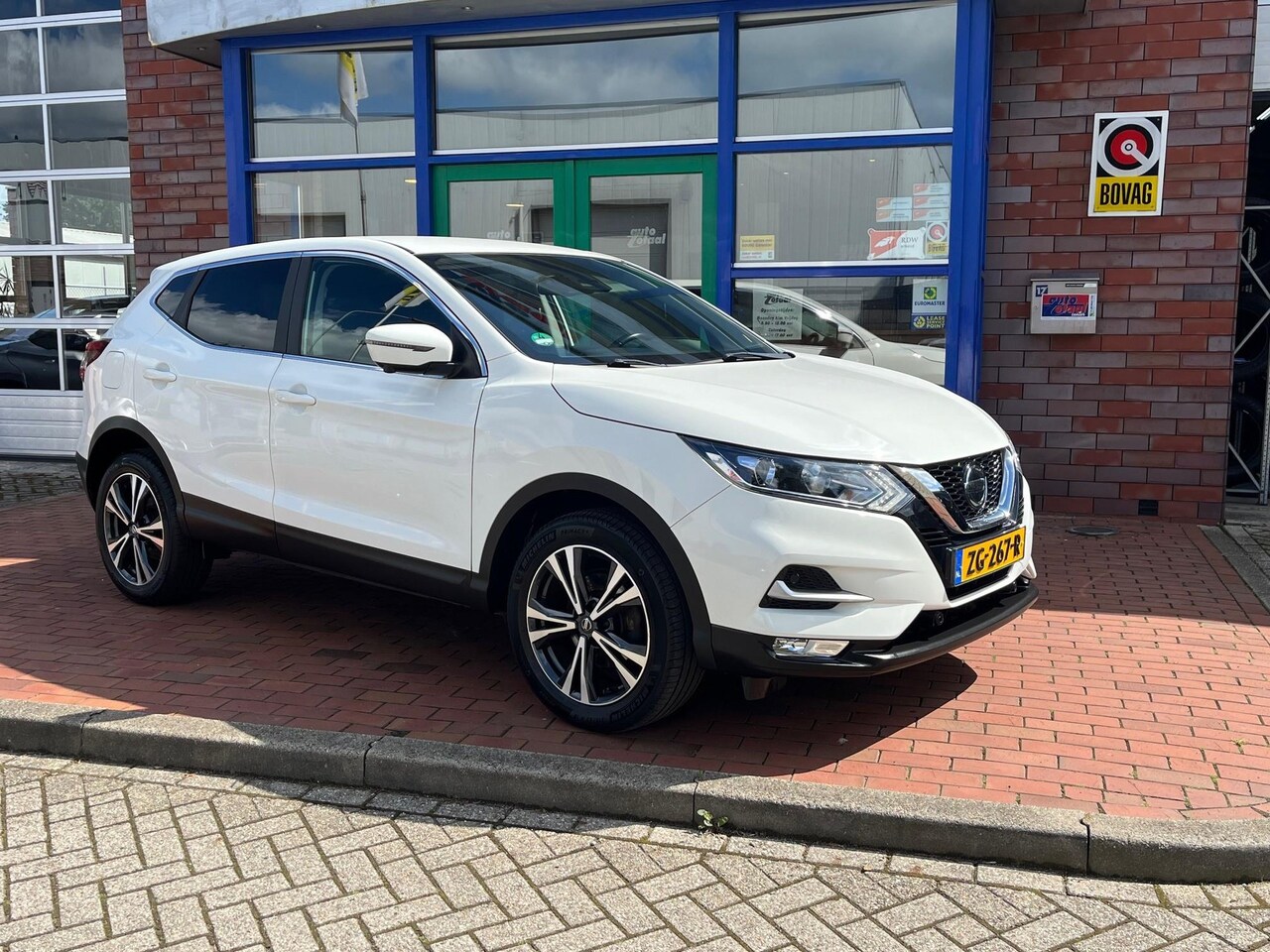 Nissan Qashqai - 1.3 DIG-T N-Connecta - AutoWereld.nl