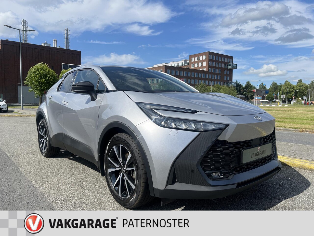 Toyota C-HR - 1.8 Hybrid 140 Dynamic 18'' LMV / PDC / Direct leverbaar - AutoWereld.nl