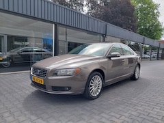 Volvo S80 - 3.2 Momentum BTW'er Navi Clima Cruise Stoelverwarming 17 inch Leer Electrisch verstelbare