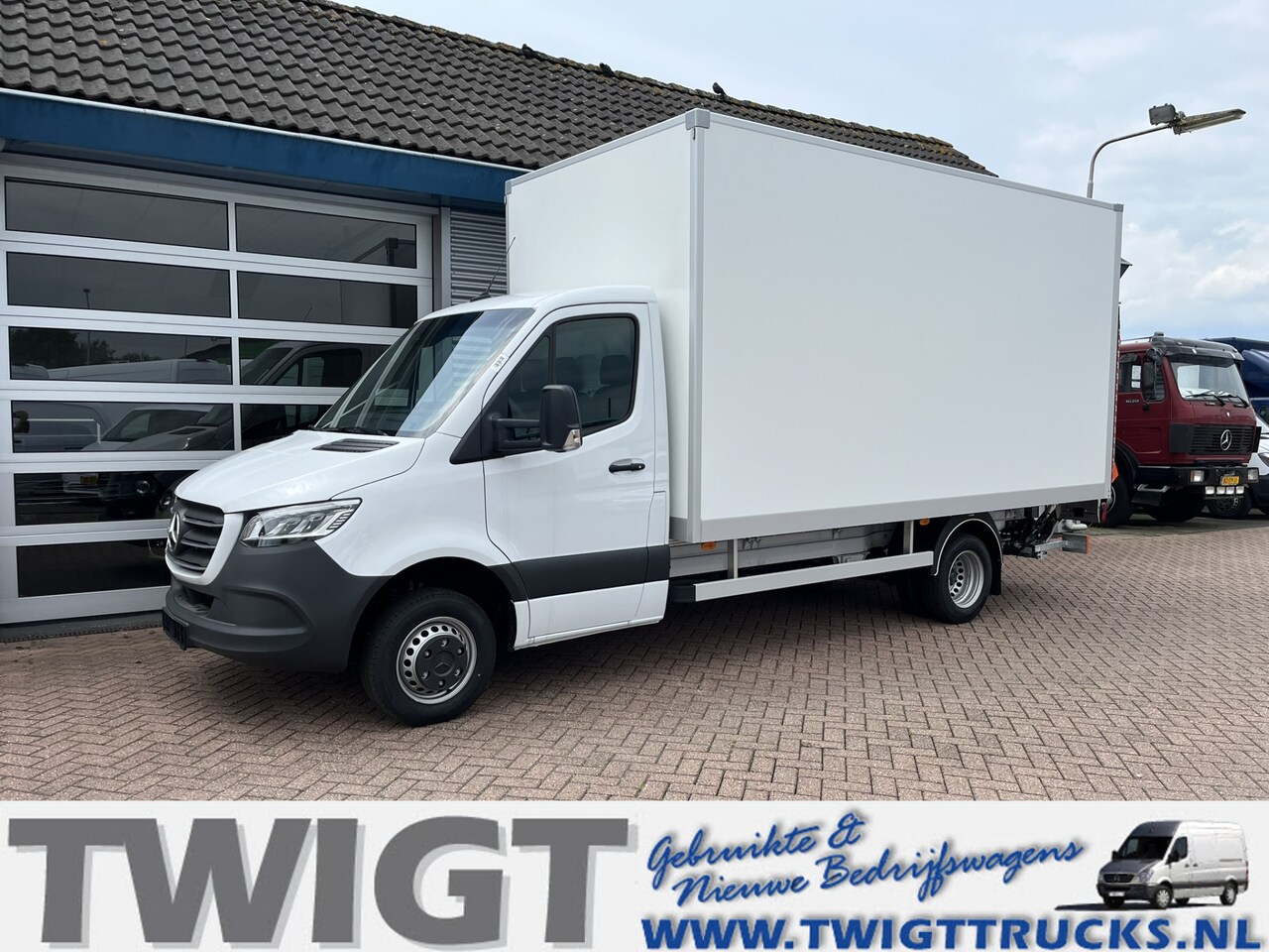 Mercedes-Benz Sprinter - 517 1.9 CDI L3 RWD Bakwagen met laadklep EURO 6 Automaat/10"MBUX/NIEUW - AutoWereld.nl