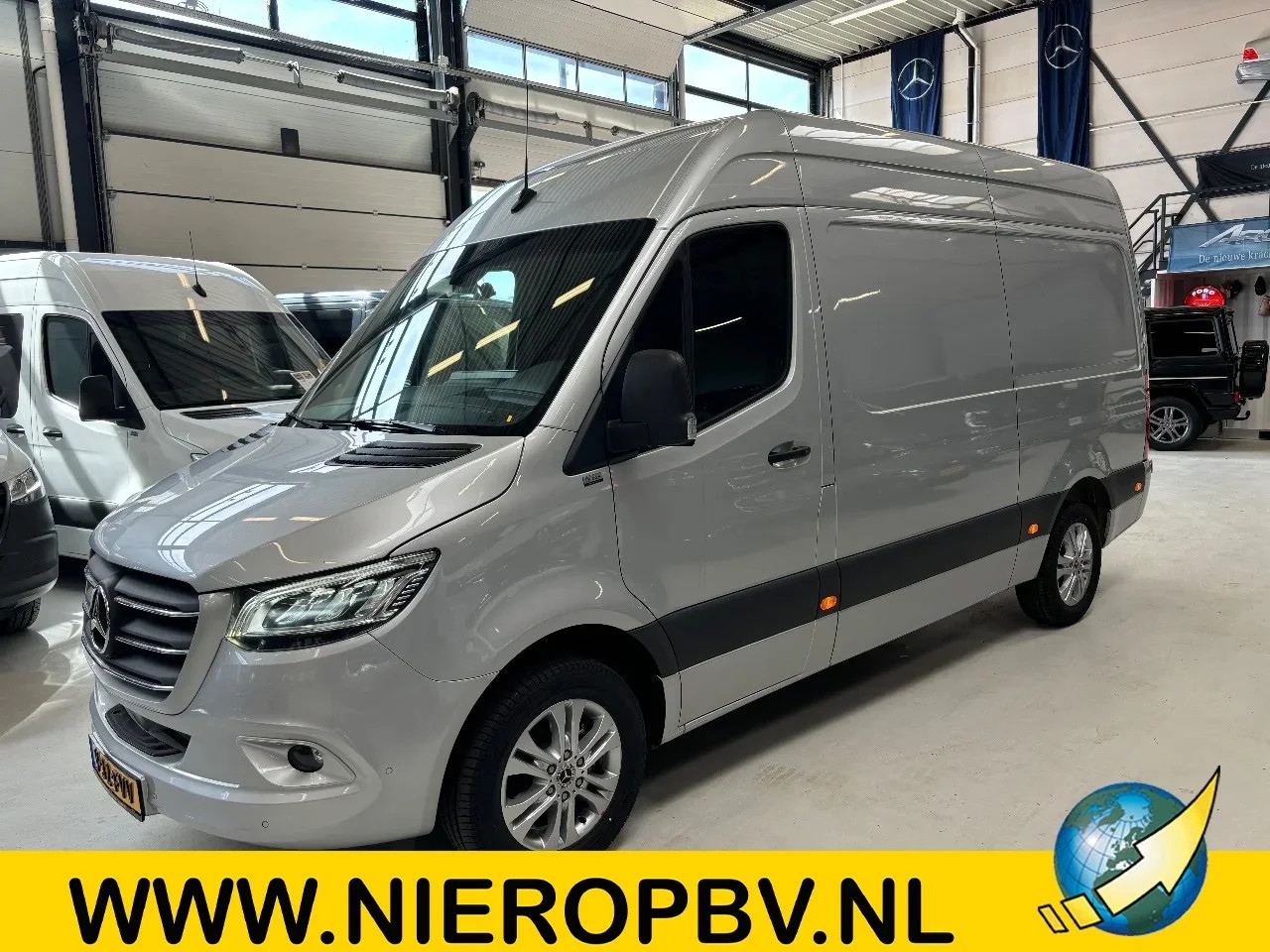 Mercedes-Benz Sprinter - 319CDI L2H2 Automaat Airco Navi Cruisecontrol Xenon 3500KG TREKHAAK - AutoWereld.nl