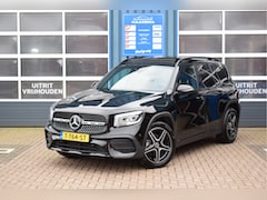 Mercedes-Benz GLB - 200 AMG Line Night pakket Panorama dak Achteruirij Camera Automaat Trekhaak