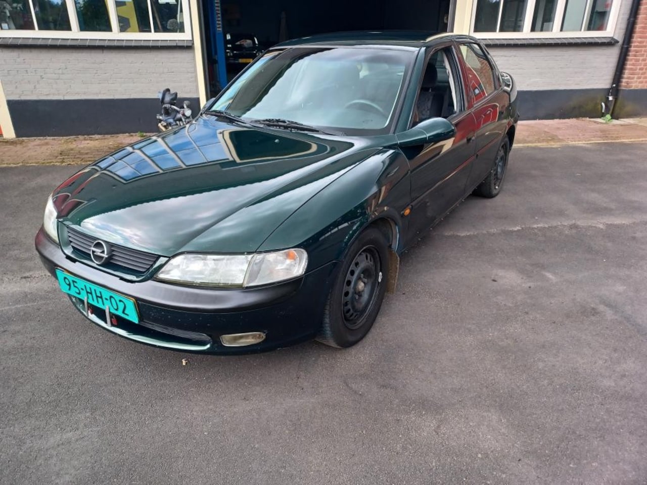 Opel Vectra - 1.6 GL Airco en Apk 2025 - AutoWereld.nl