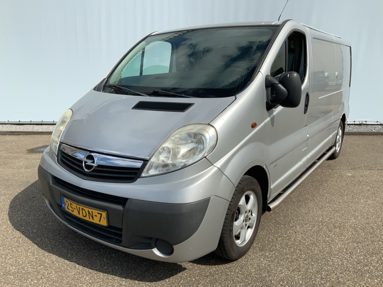 Opel Vivaro - 2.5 CDTI L2H1 Airco Cruise Trekhaak 2000 kg - AutoWereld.nl