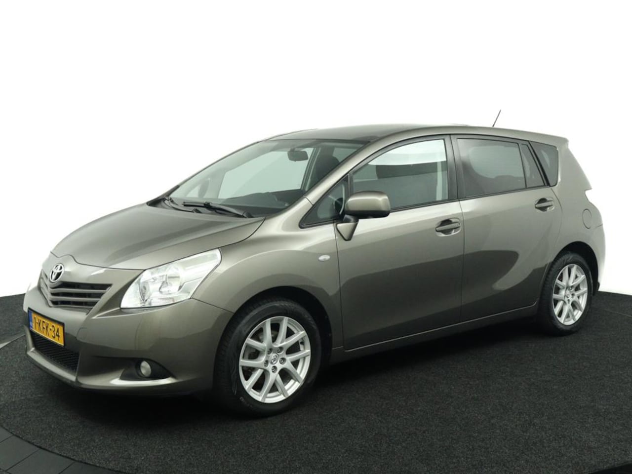 Toyota Verso - 1.8 VVT-i Business Titanium 1.8 VVT-i Business Titanium - AutoWereld.nl