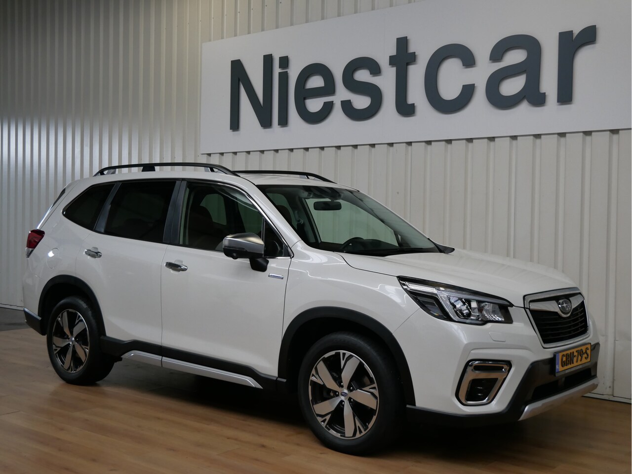 Subaru Forester - 2.0i e-BOXER Premium 2.0i e-BOXER Premium - AutoWereld.nl