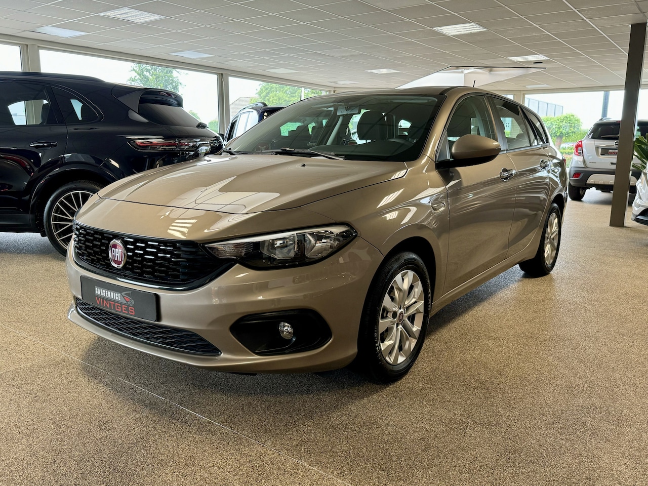 Fiat Tipo Stationwagon - 1.4 Lounge Navigatie, Stoelverwarming, Clima, PDC, L/m velgen, Nieuwstaat! - AutoWereld.nl