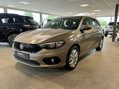 Fiat Tipo Stationwagon - 1.4 Lounge Navigatie, Stoelverwarming, Clima, PDC, L/m velgen