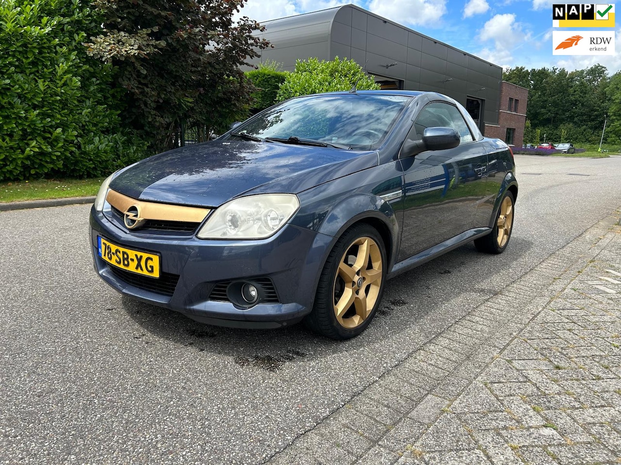 Opel Tigra TwinTop - 1.8-16V Linea Rosso Automaat*Cabrio*Leder*Stoelverwarming*Airco*LM velgen*NAP*APK*Nette au - AutoWereld.nl