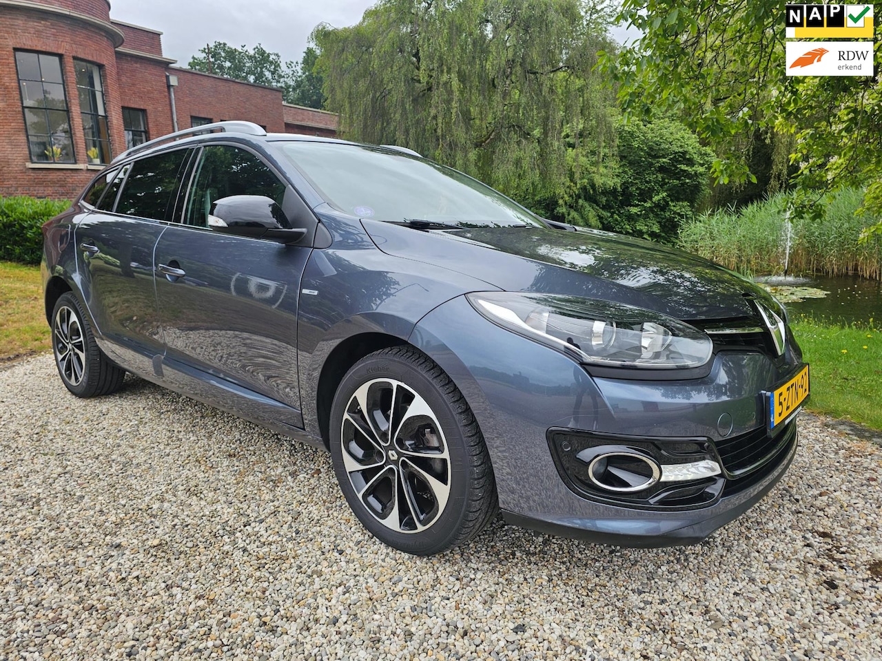 Renault Mégane Estate - 1.2 TCe Bose AUTOMAAT/navi/CRUISE - AutoWereld.nl